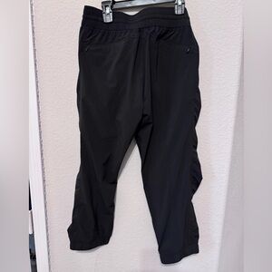 Athleta crop pants size 4